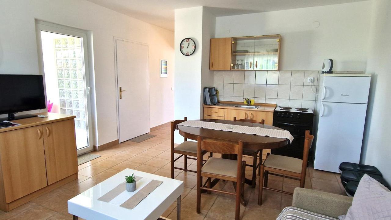 Apartment Hrzina Krk Town Luaran gambar