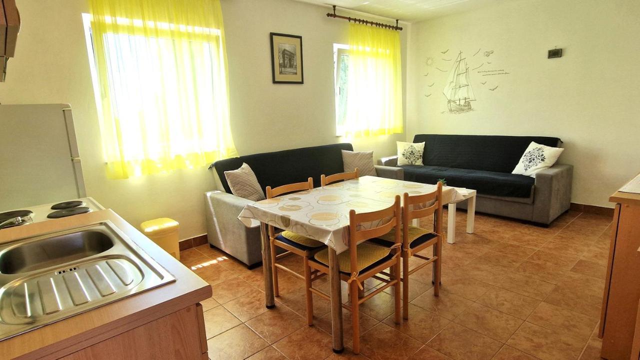 Apartment Hrzina Krk Town Luaran gambar
