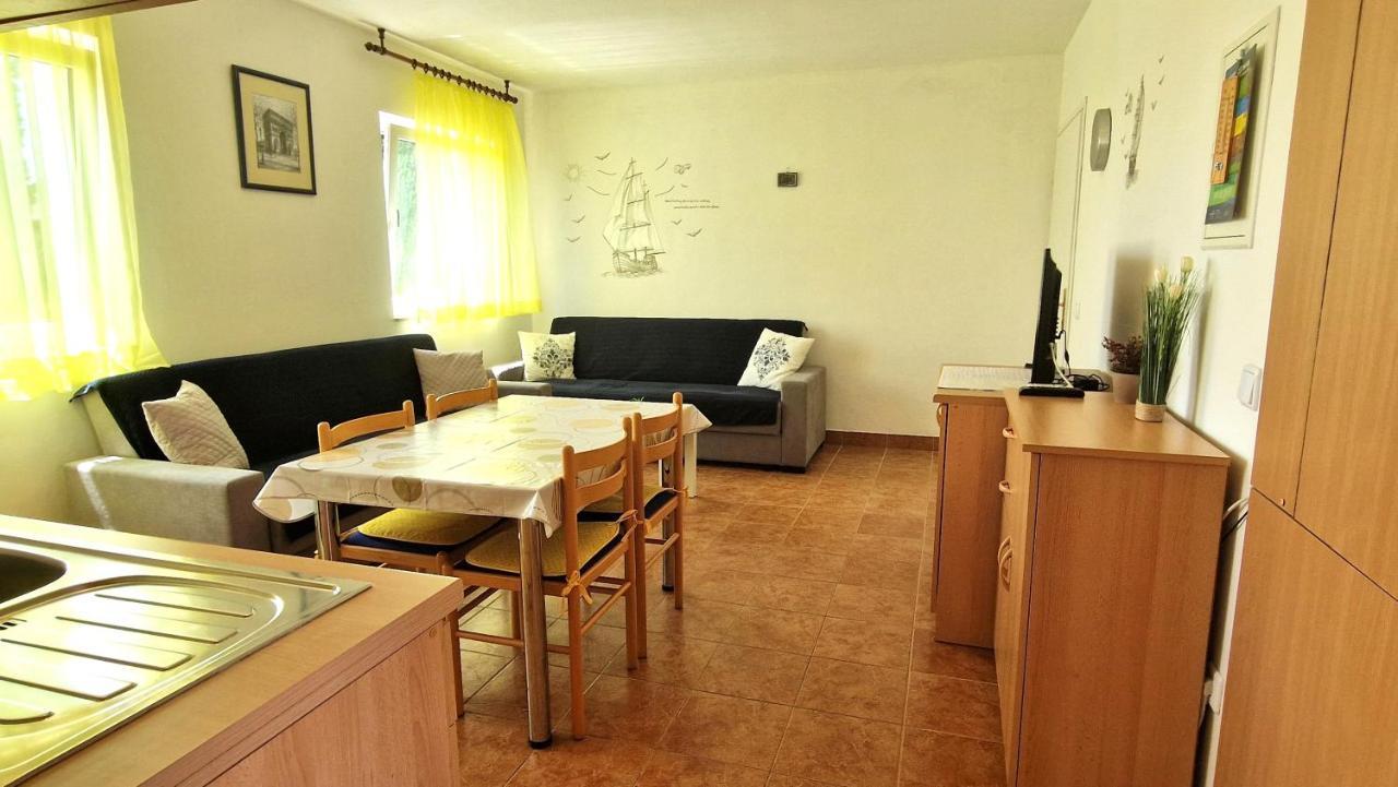 Apartment Hrzina Krk Town Luaran gambar