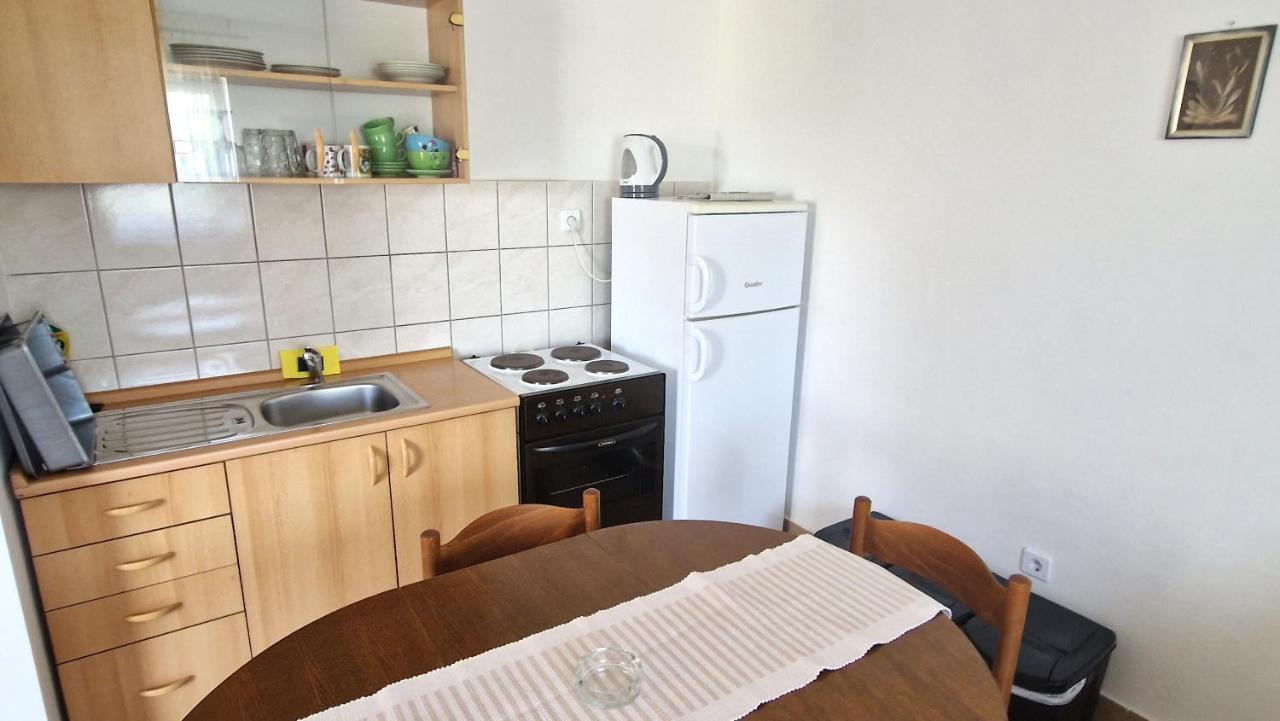 Apartment Hrzina Krk Town Luaran gambar