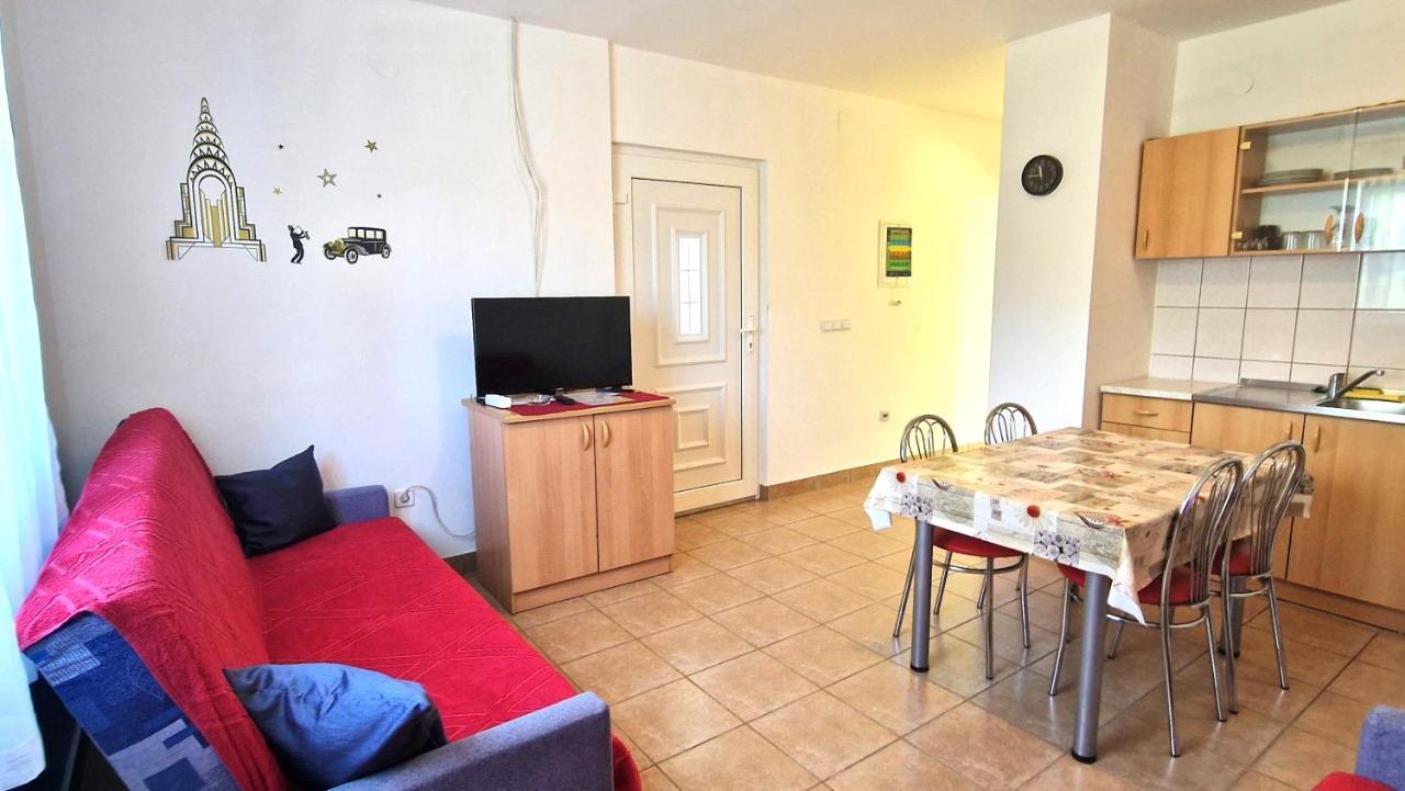 Apartment Hrzina Krk Town Luaran gambar