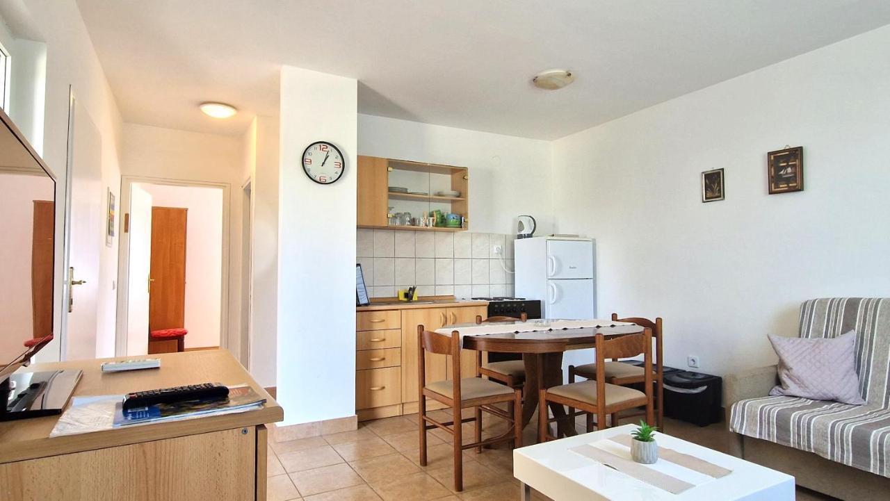 Apartment Hrzina Krk Town Luaran gambar