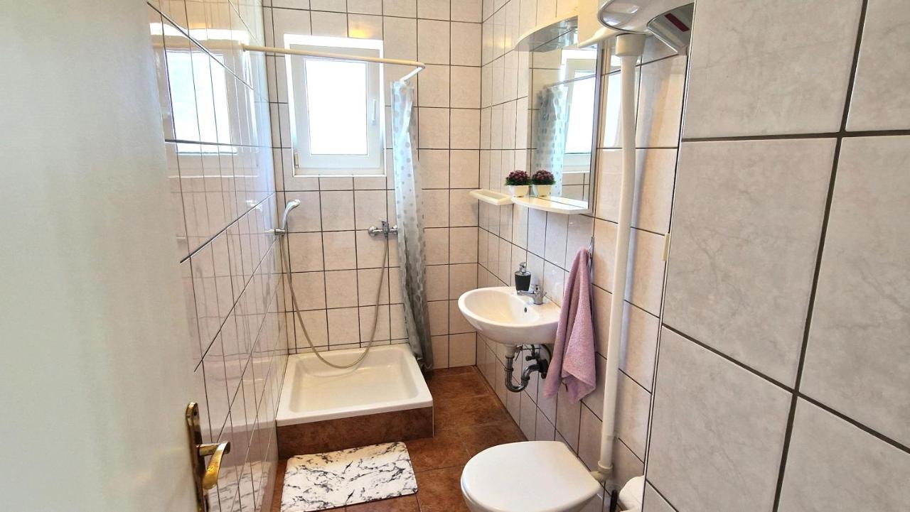 Apartment Hrzina Krk Town Luaran gambar